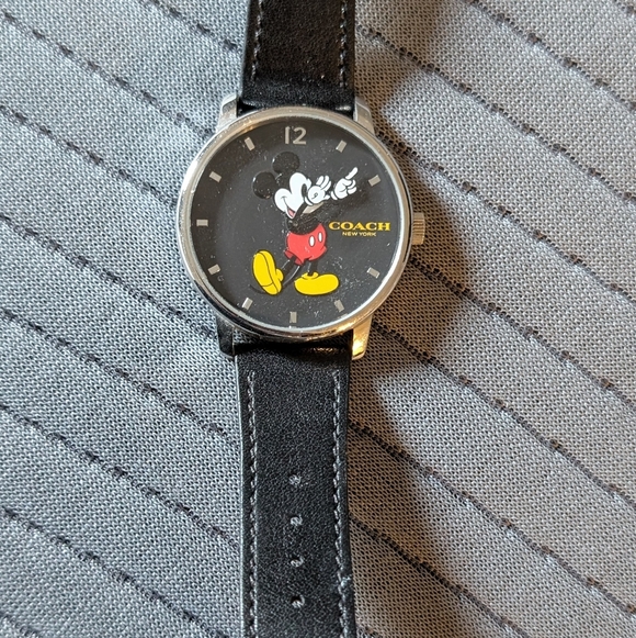 EUC 2016 Coach Mickey Mouse Black Leather Watch - Picture 4 of 9